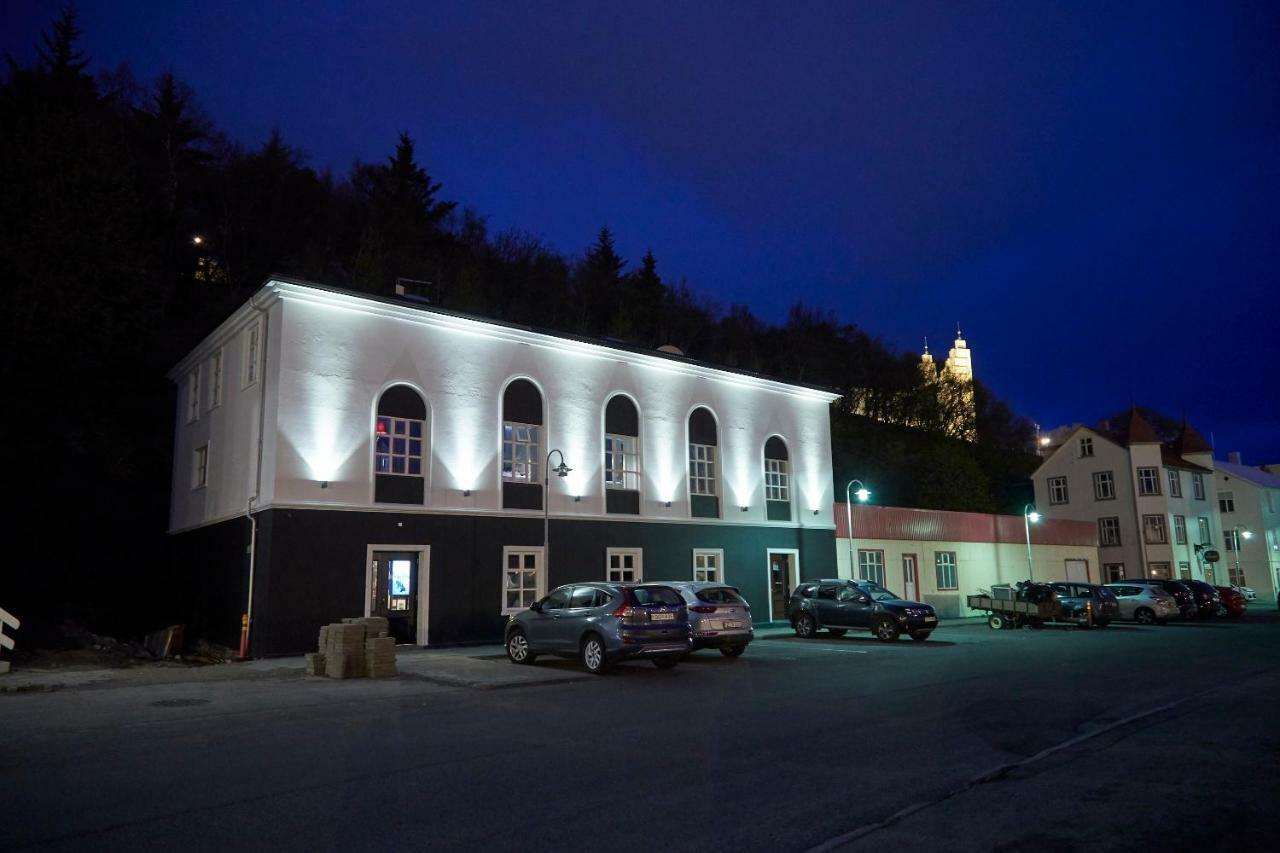 Hotel Akureyri Dynheimar Exterior photo